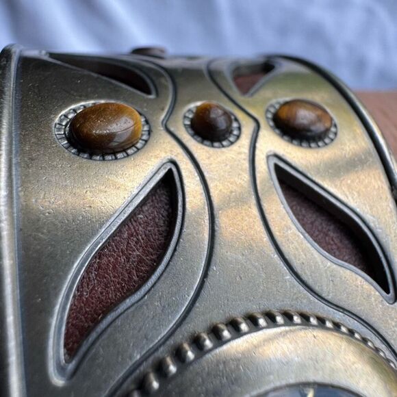 Vintage Fossil Cuff Watch With Stones - Picture 9 of 11